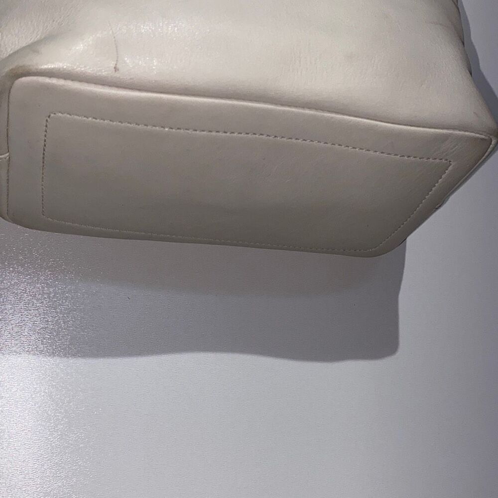 Coach Women's White Zipper Top Leather Tote Handbag - Picture 5 of 12